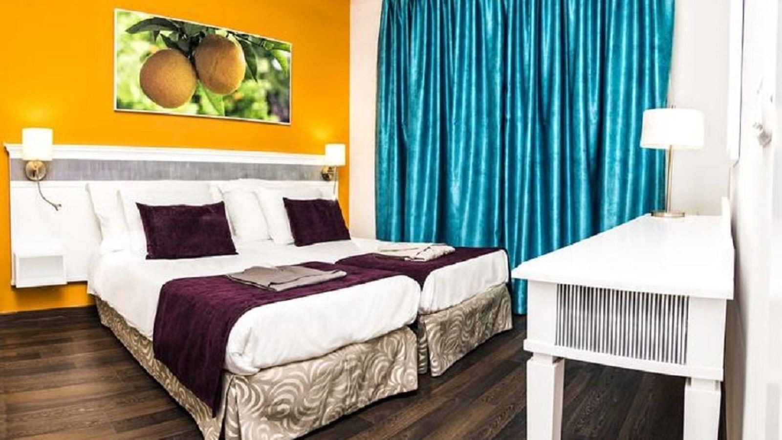 rooms-apartment-1-br-large-suite-pool-view