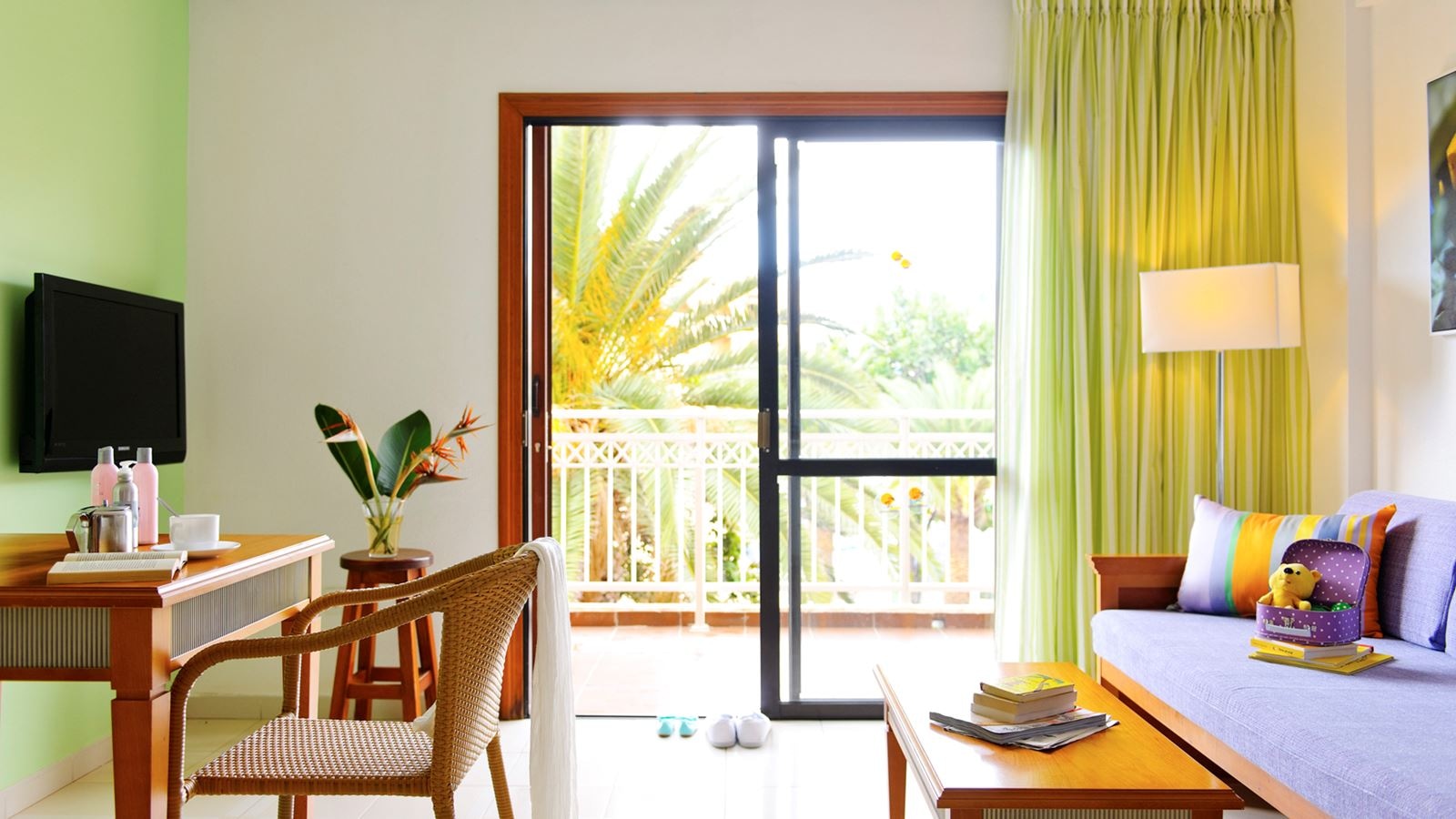 rooms-1-bedroom-standard-apartment-sea-view--balcony-or-terrace