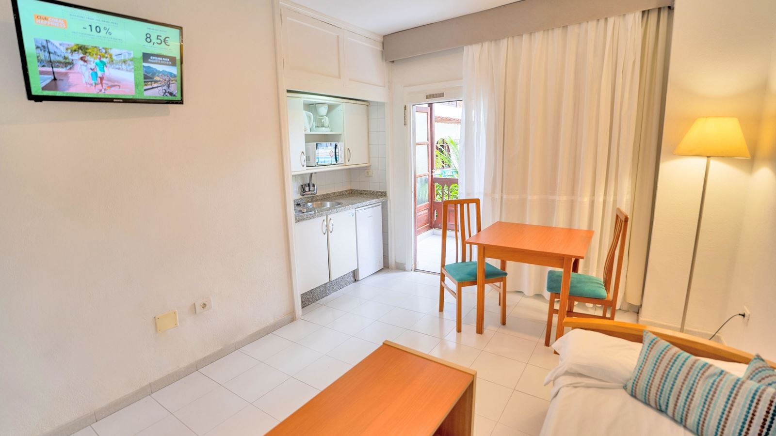 rooms-junior-suite-poolgarden-view