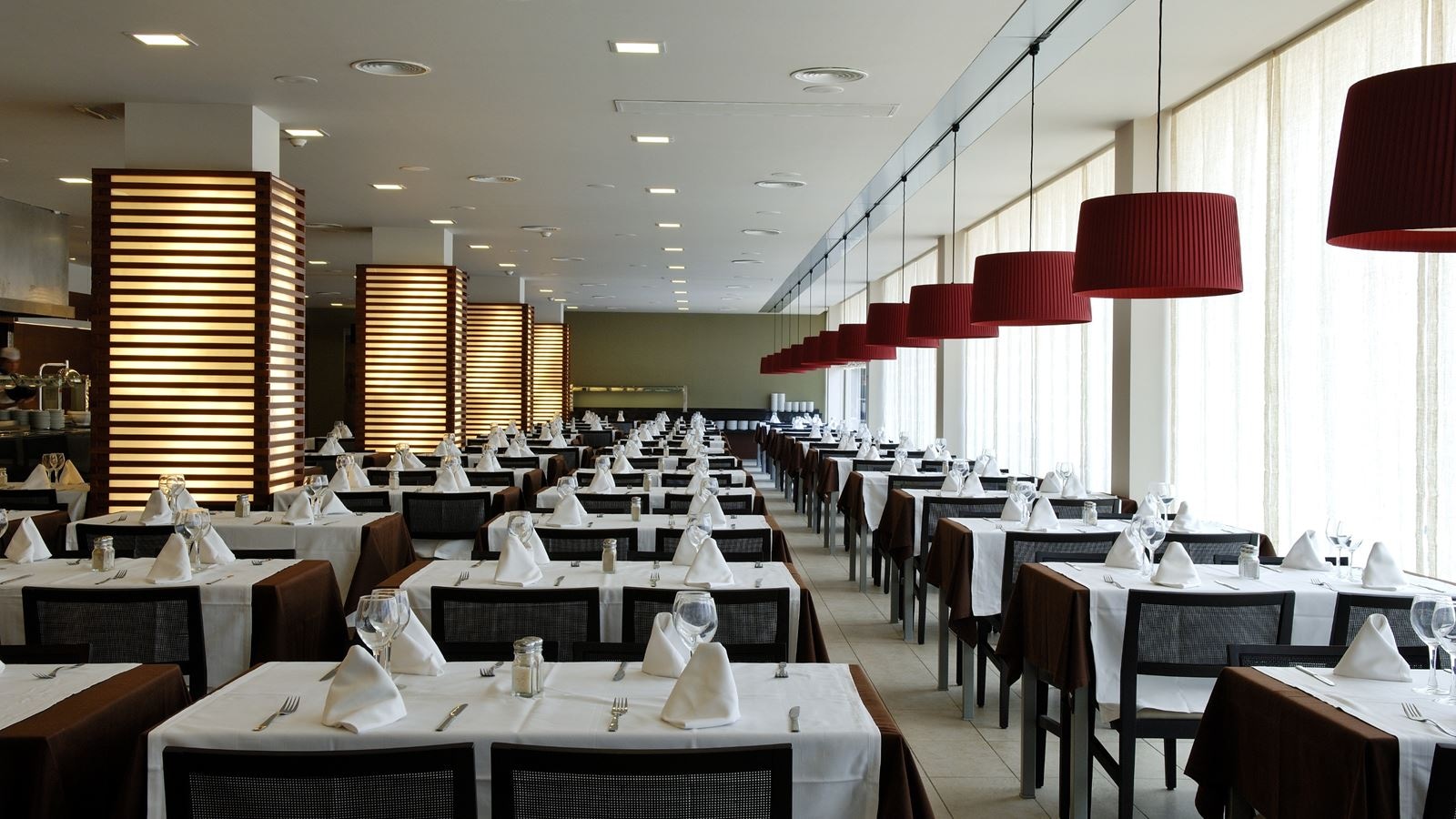 restaurants-augustus-cesar-restaurant