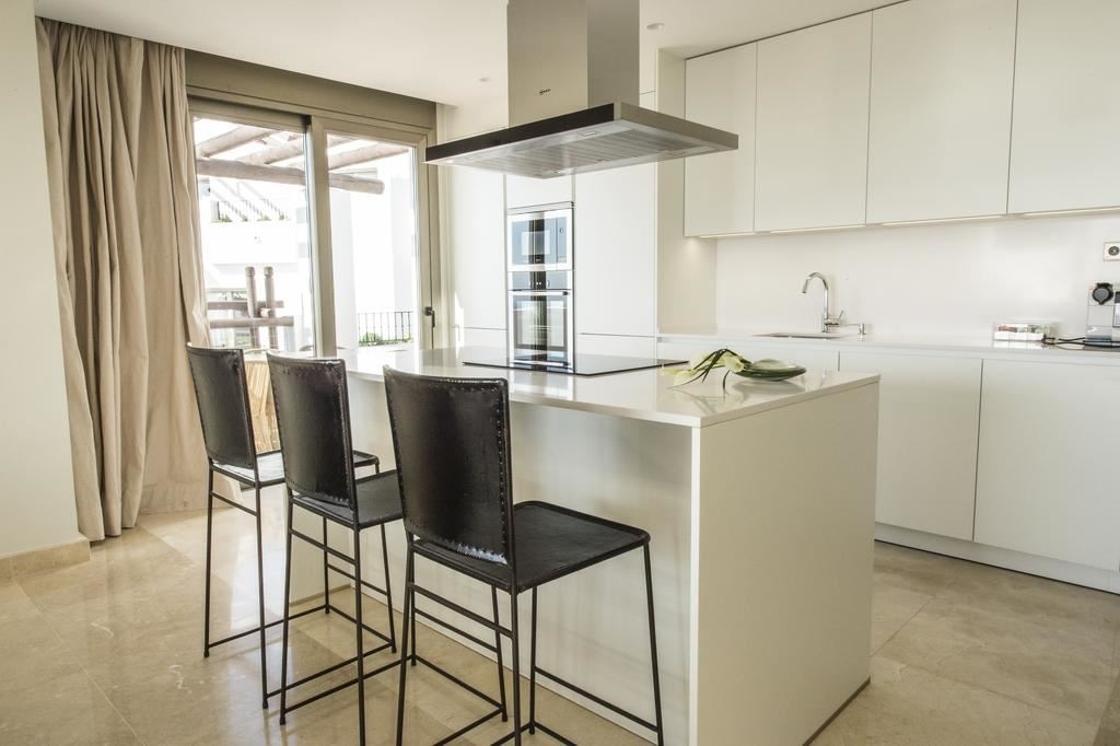 rooms-3-bedrooms-suite-sea-view