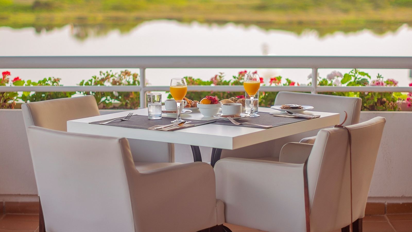 restaurants-restaurant