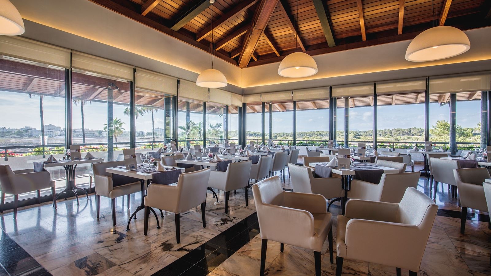 restaurants-restaurant