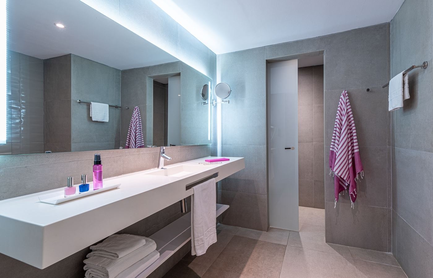 rooms-js--junior-suite