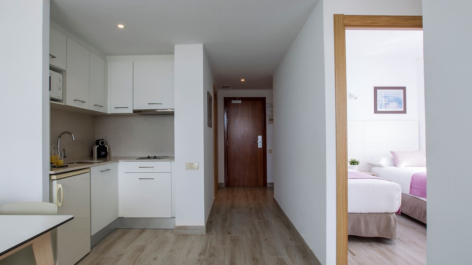 rooms-large-family-apartment-46-pax