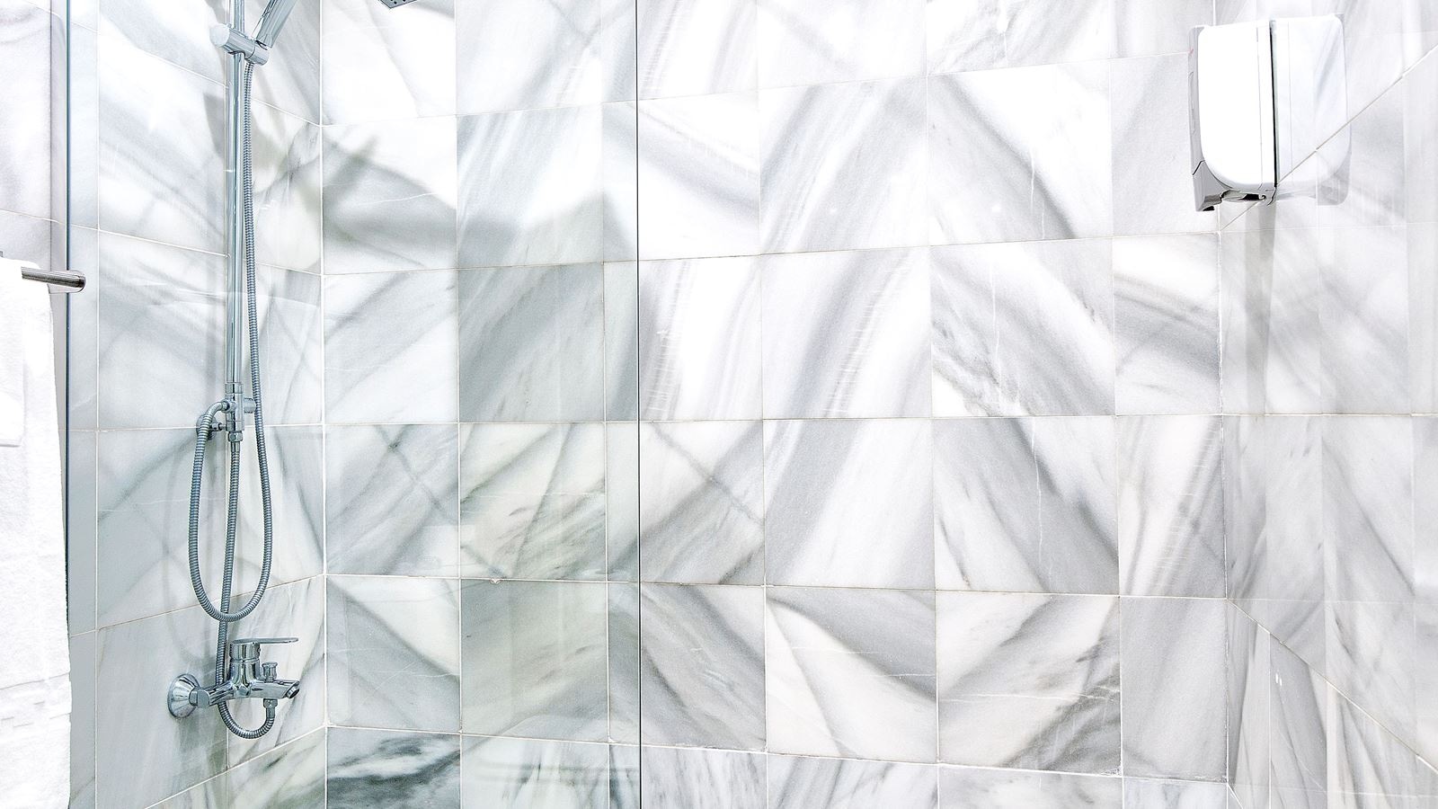 rooms-al--1-bedroom-apartment-lateral-side-sea-view