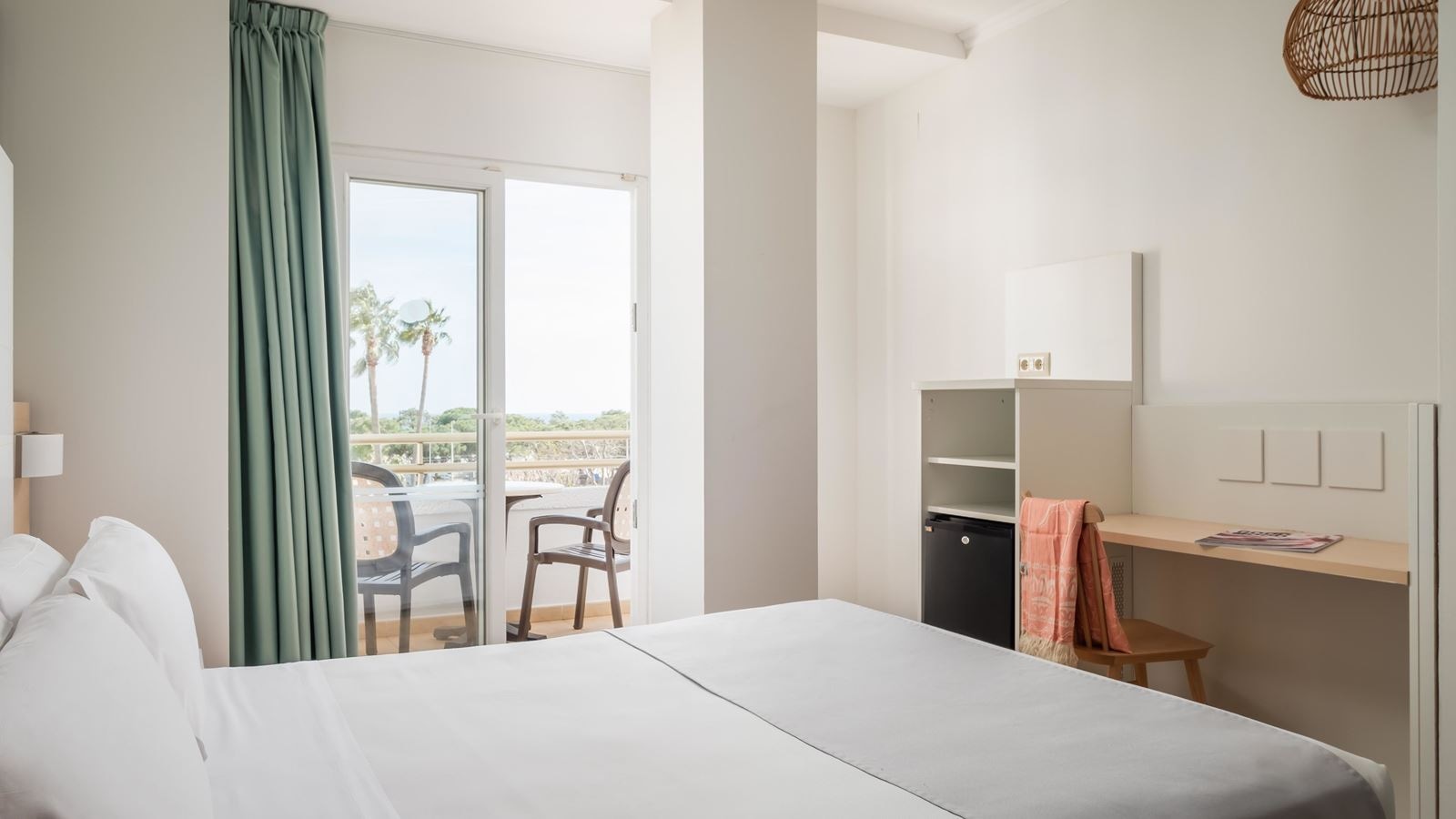 rooms-family-triple-room