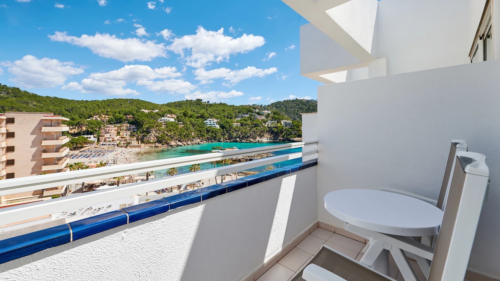 rooms-family-sea-view-2-dbl-rooms-interconnected-balcony-or-terrace