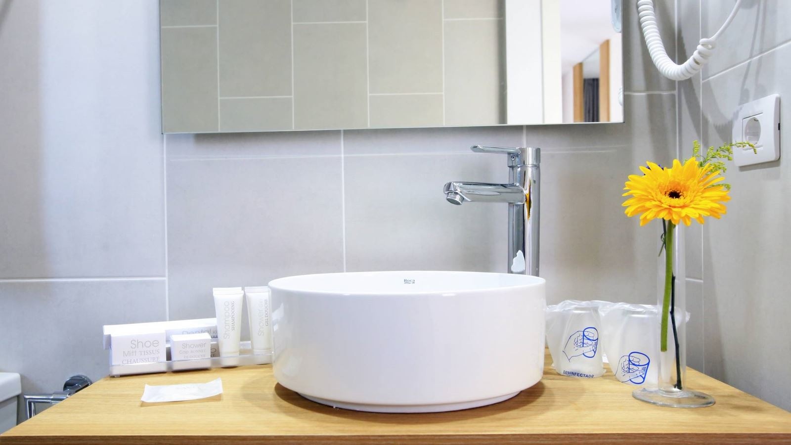 rooms-1-bedroom-suite-balcony-or-terrace