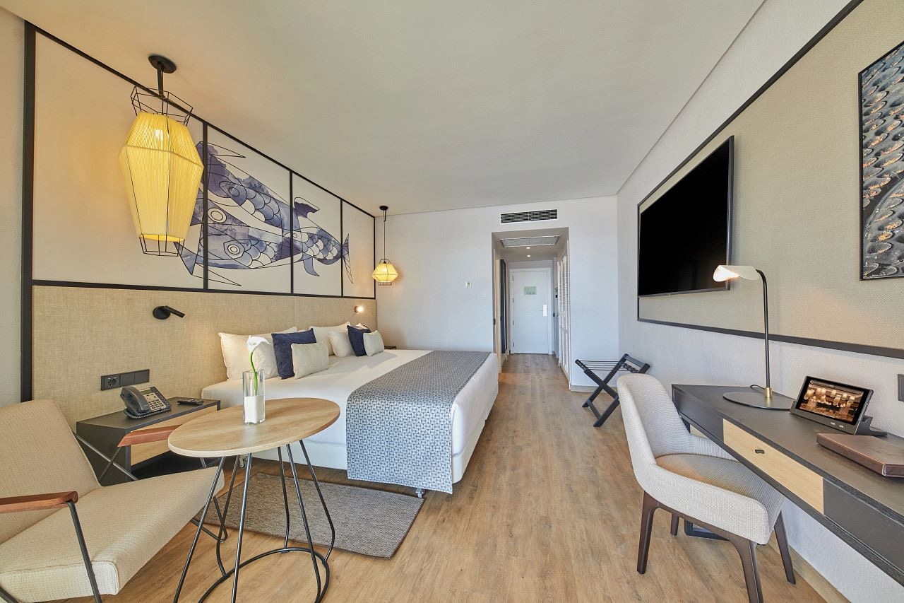 rooms-double-ocean-view-preffered-club-balcony-or-terrace