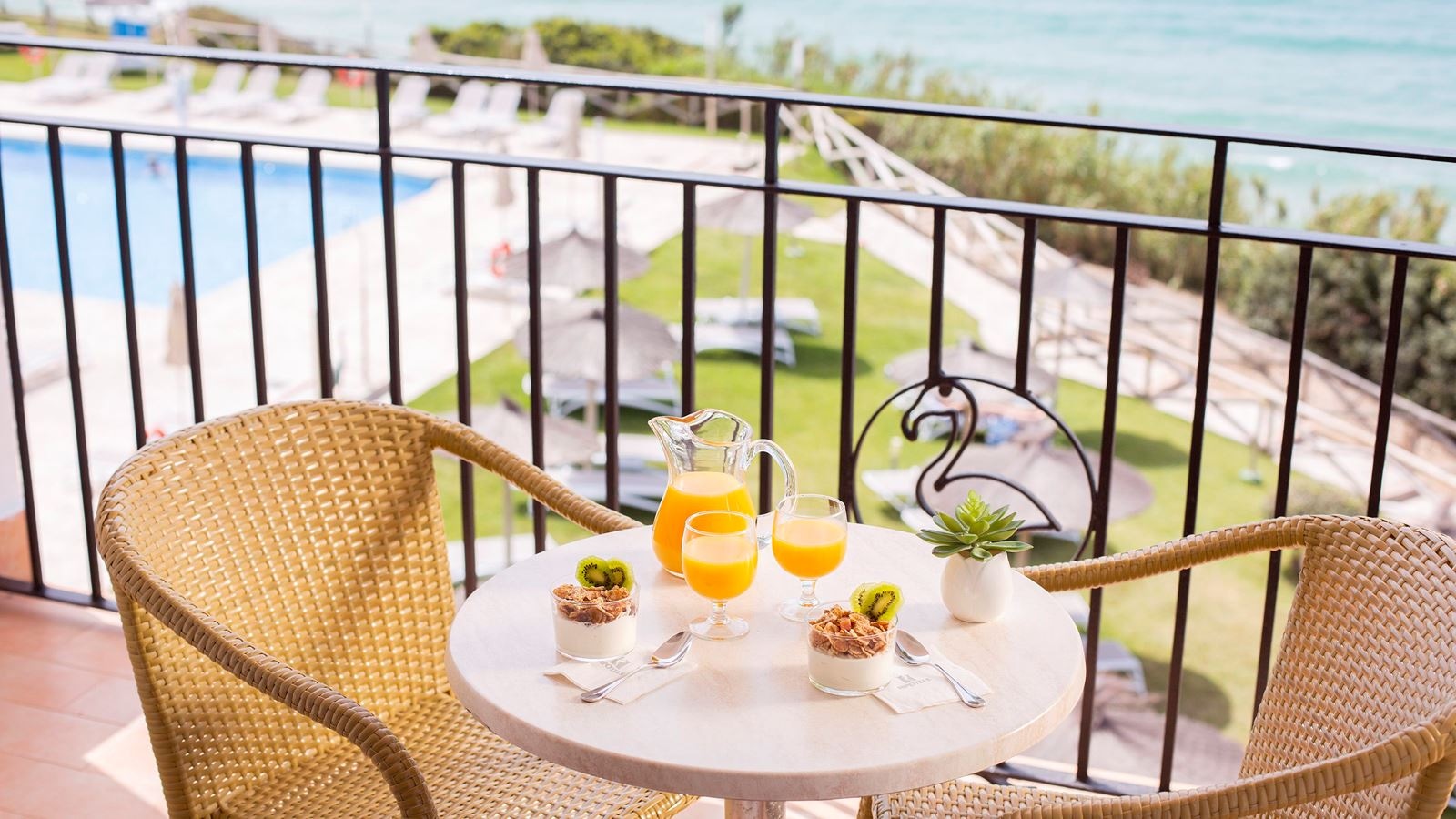 rooms-db-double-frontal-sea-view