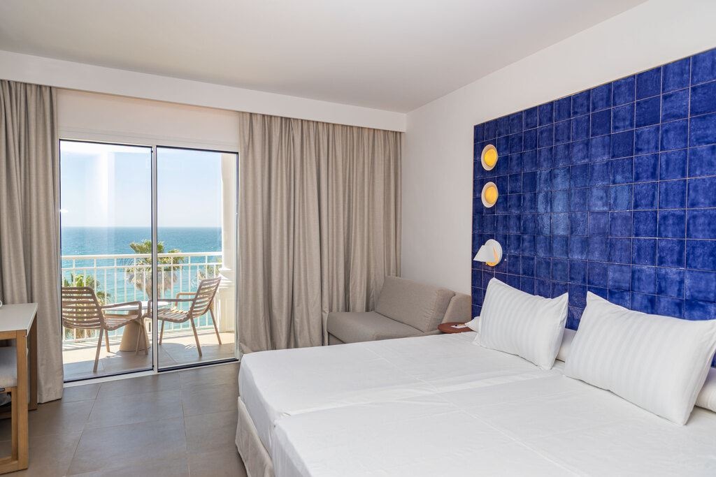 rooms-dv-twin-sea-view