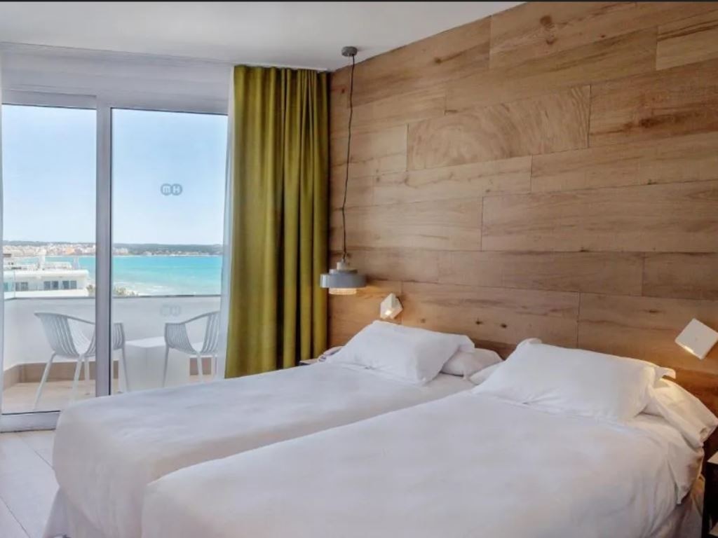 rooms-double-sea-side-view-balcony