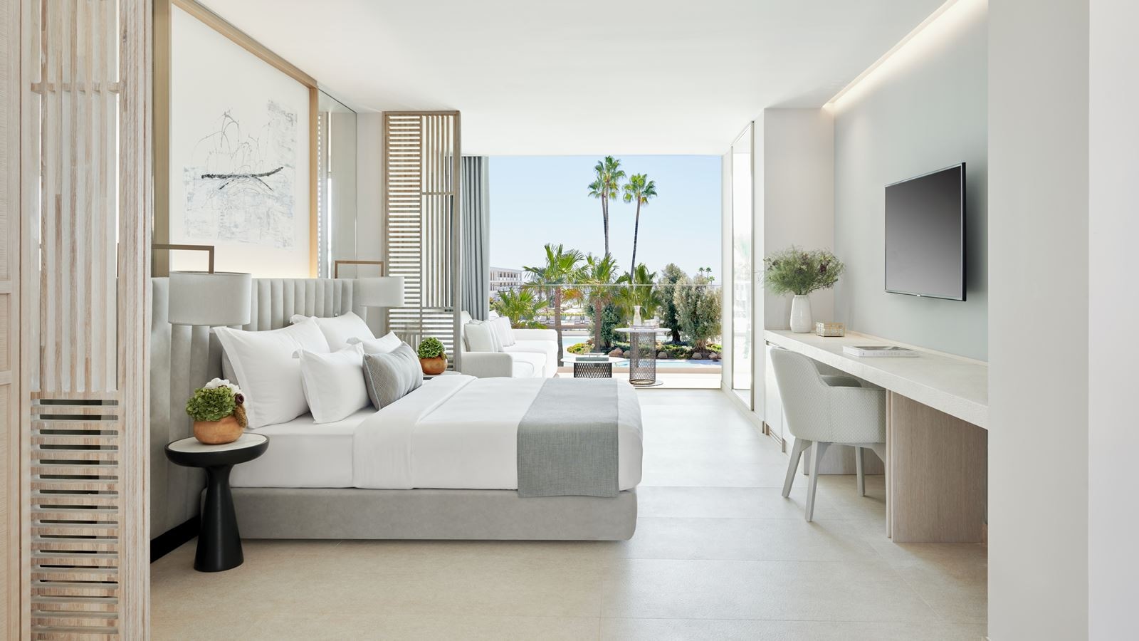 rooms-junior-suite-pool-view