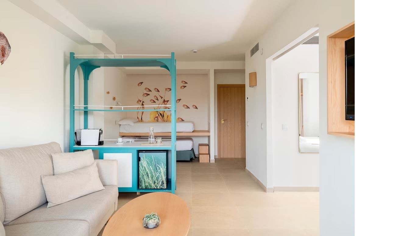 rooms-family-ssv-b-with-balcony