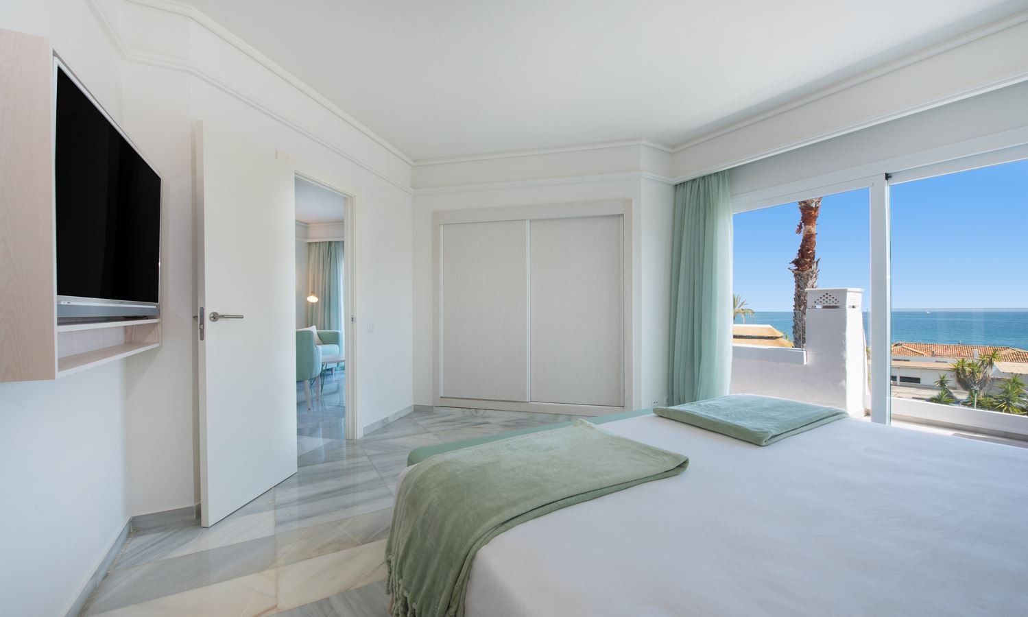 rooms-suite-sea-view-private-jacuzzi