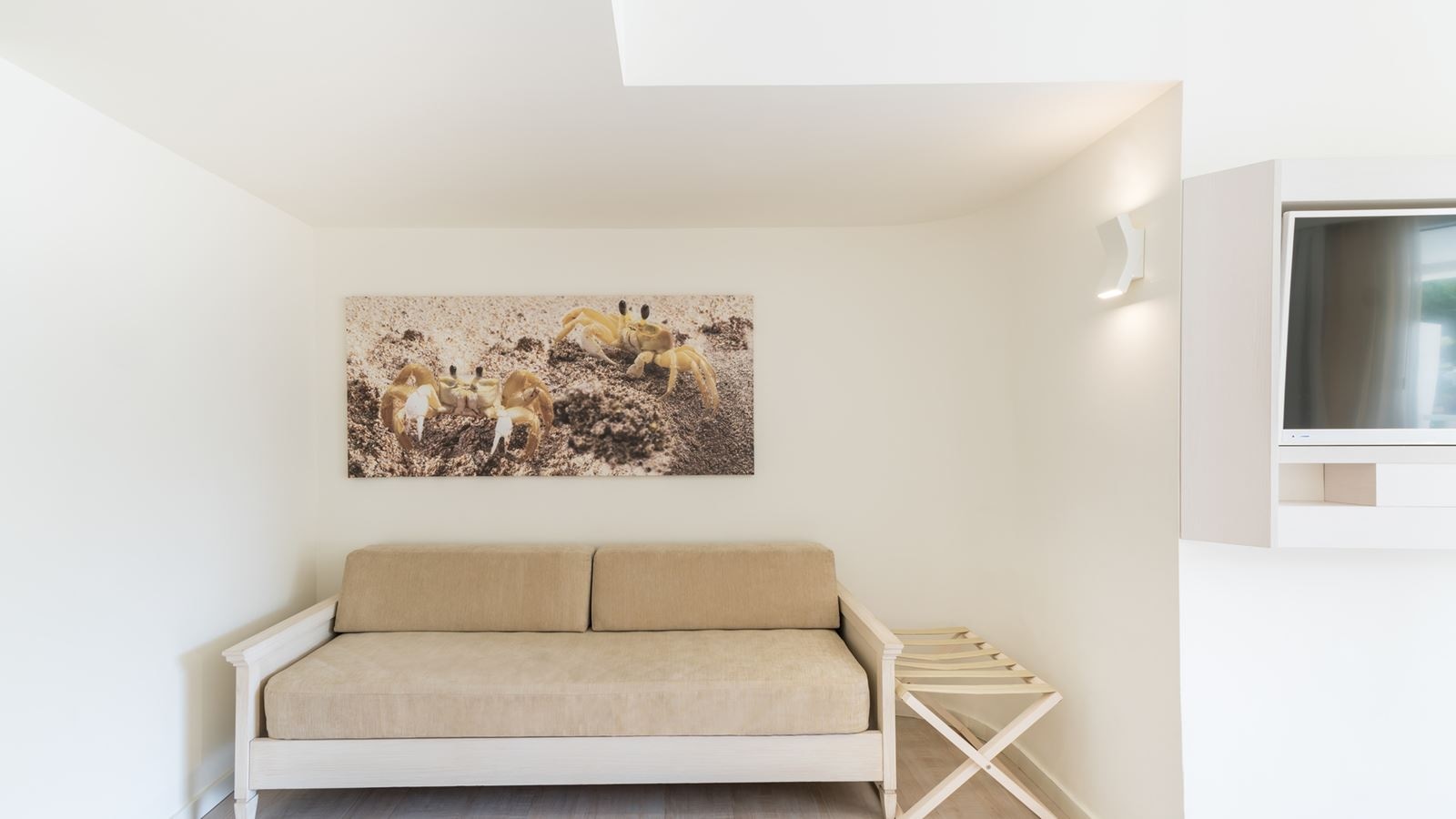 rooms-triple-triple-pool-view-triple-garden-view