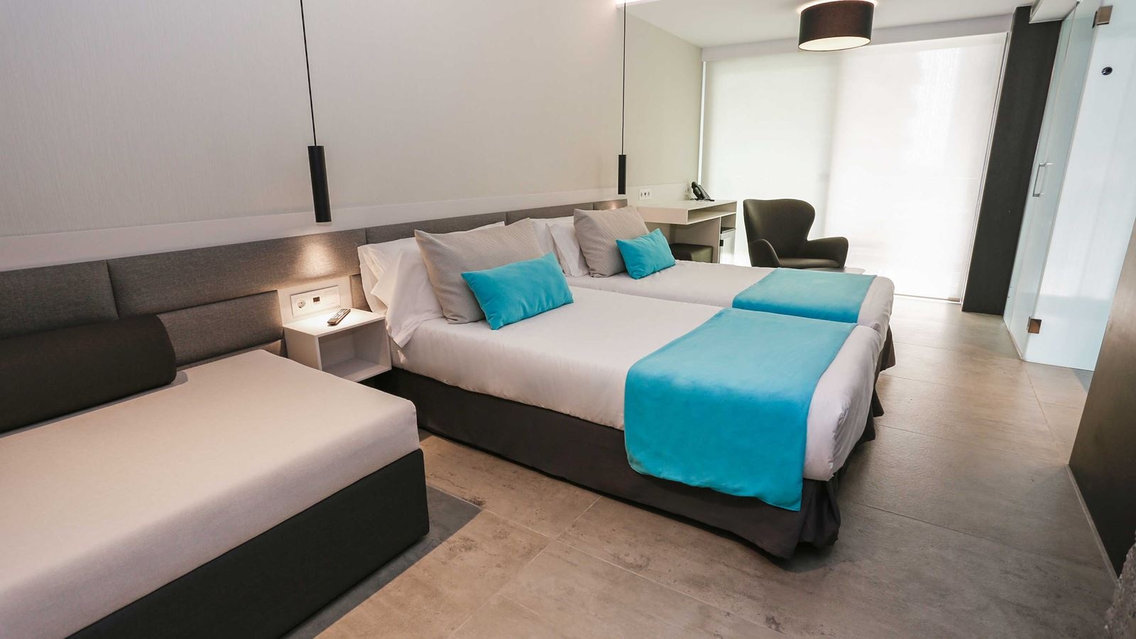 rooms-urban-room-pool-view-balcony-or-terrace