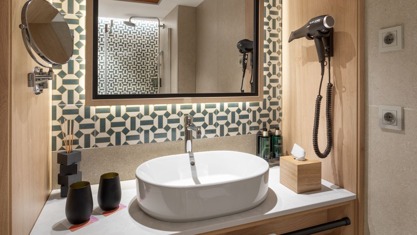 rooms-double-deluxe-sea-view-balcony-or-terrace