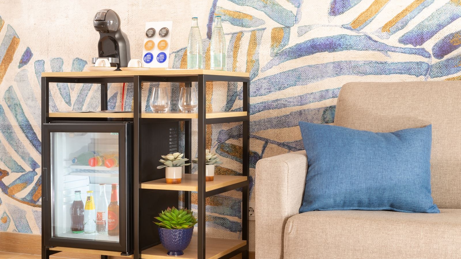 rooms-suite-family-room