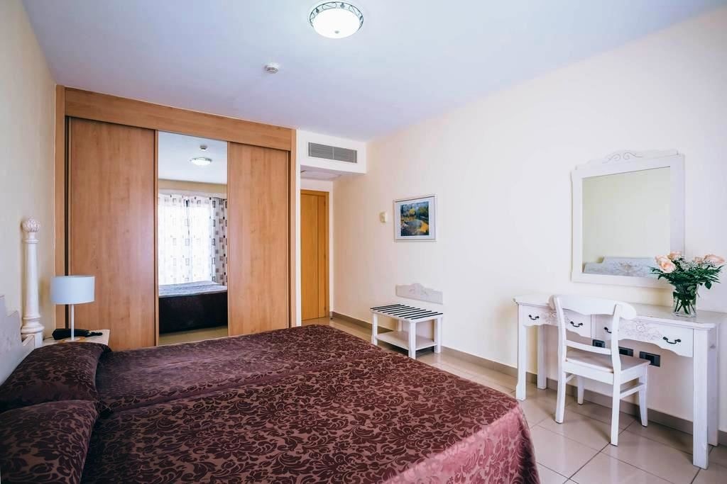 rooms-standard-terrace-studio