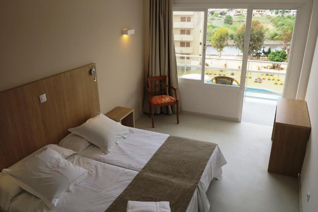 rooms-room-superior-balcony-or-terrace