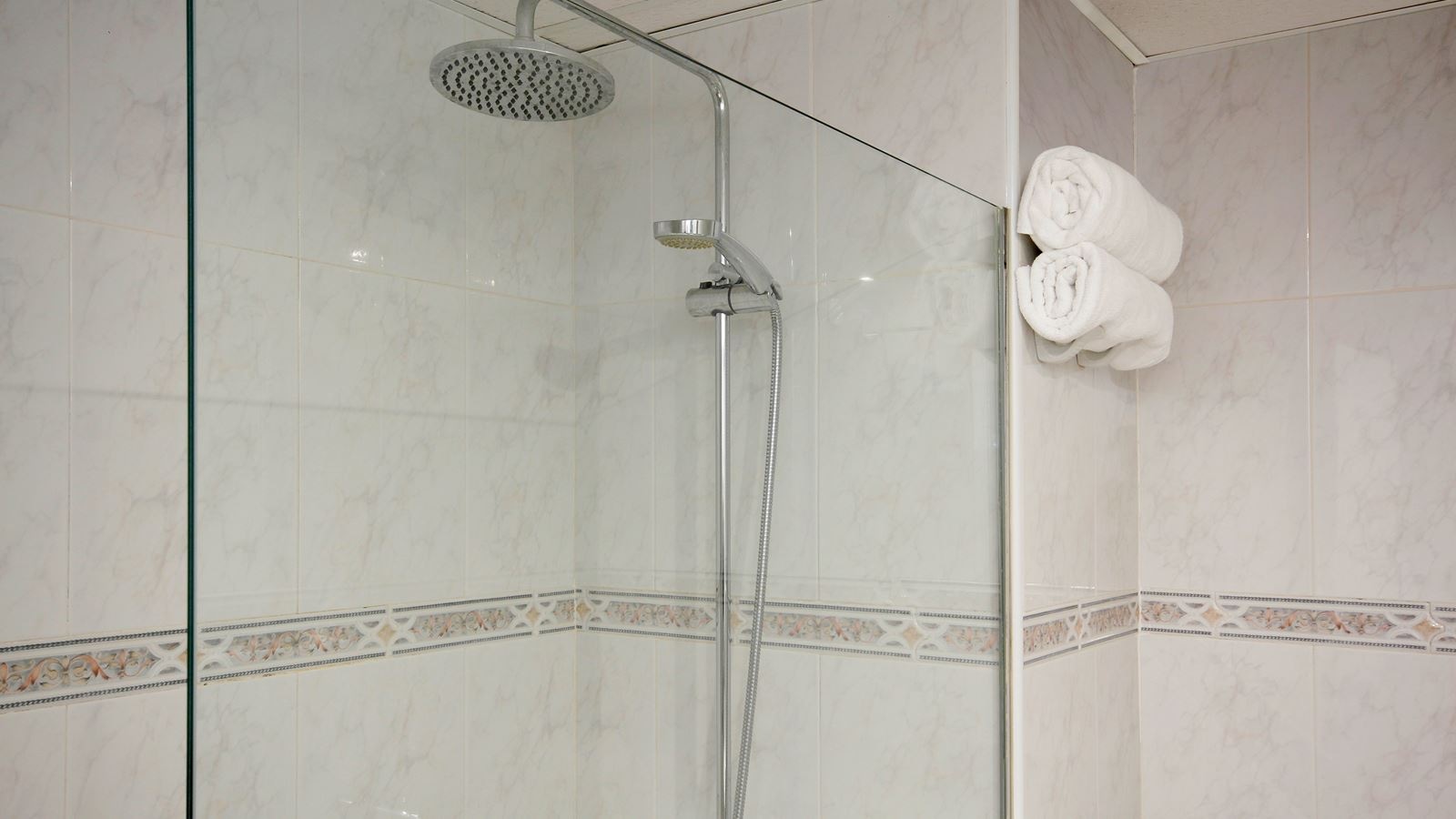 rooms-standard-room-poolview-balcony-or-terrace