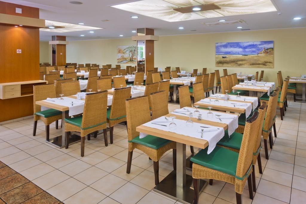 restaurants-restaurant