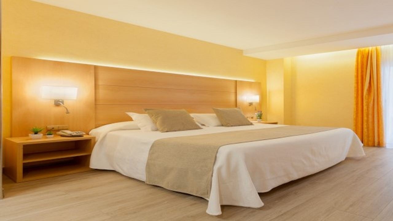 rooms-family-room-balcony-or-terrace