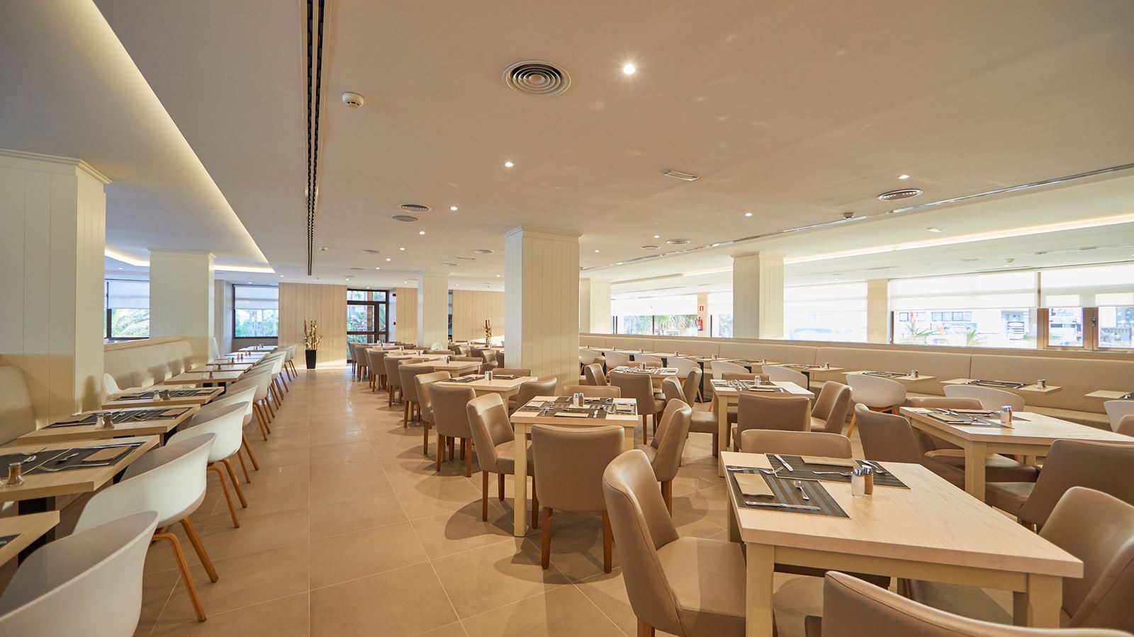 restaurants-restaurant