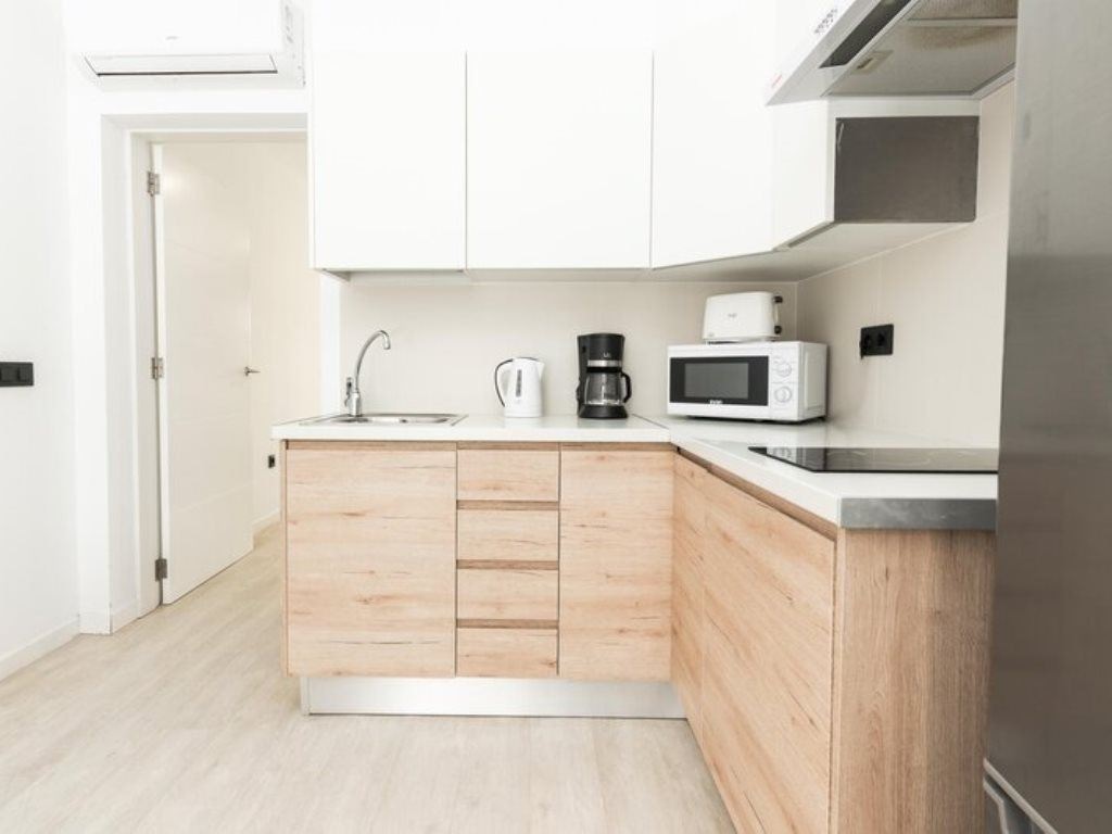 rooms-apartment-24-balcony-or-terrace