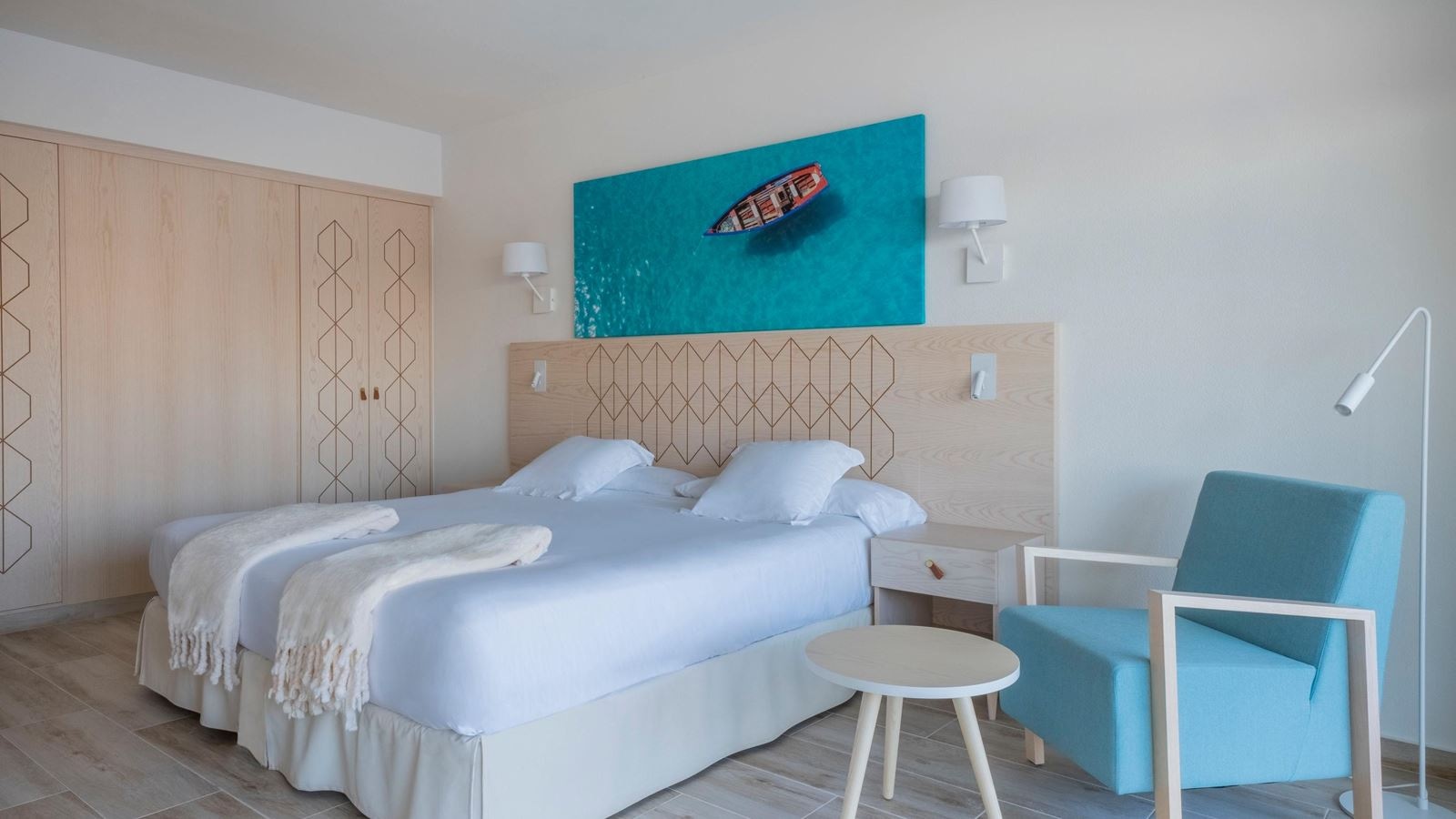 rooms-family-sea-view-balcony-or-terrace