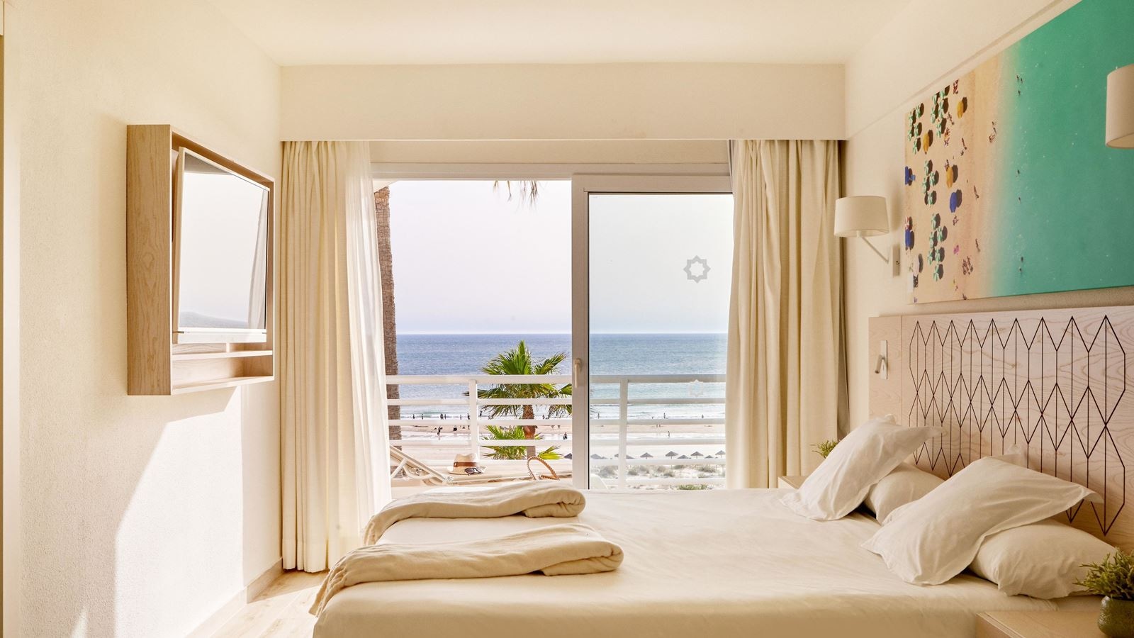 rooms-suite-sea-view-beachfront