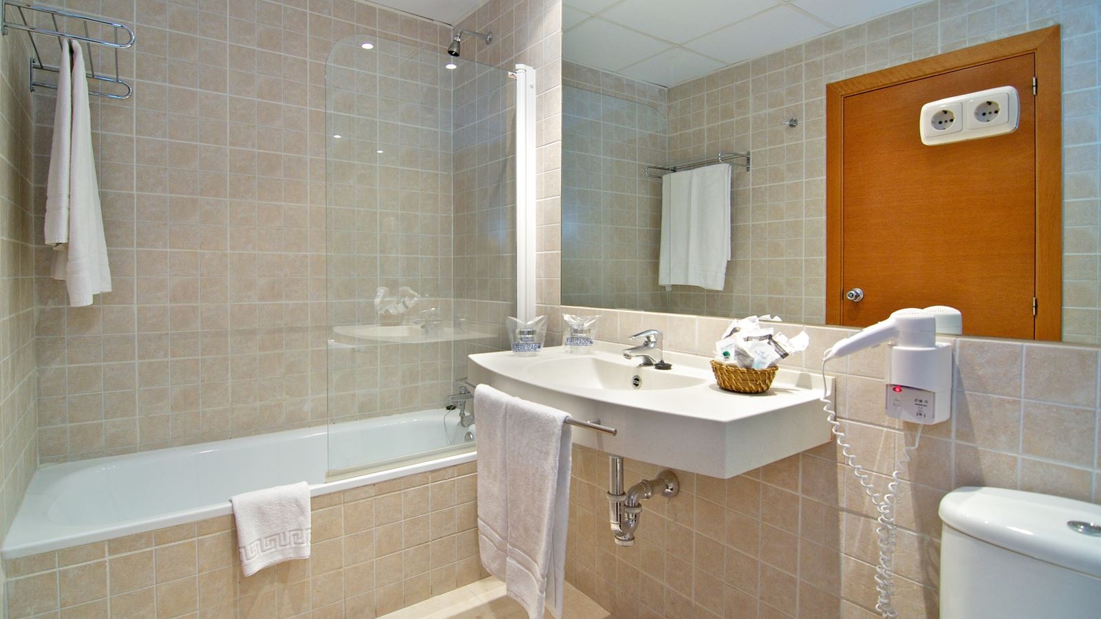 rooms-db--superior-vista-mar-lateral