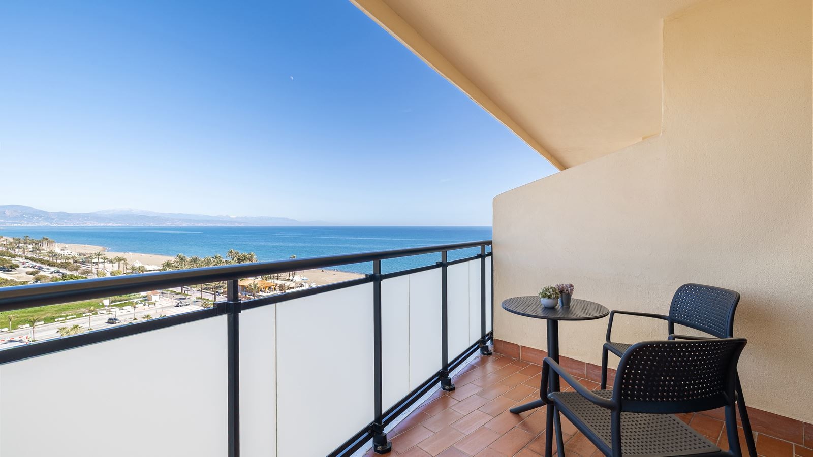 rooms-db--superior-vista-mar-lateral