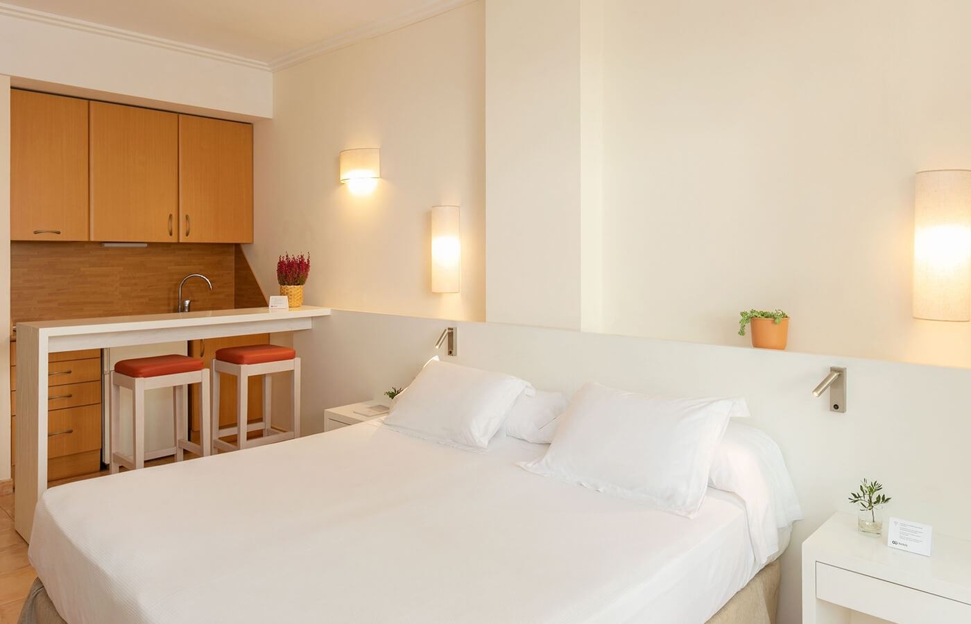 rooms-studio-balcony-or-terrac