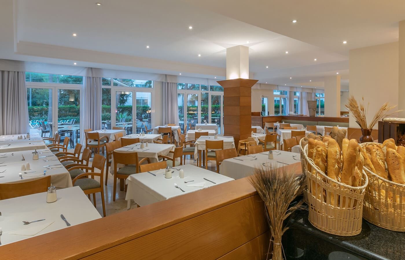 restaurants-restaurant