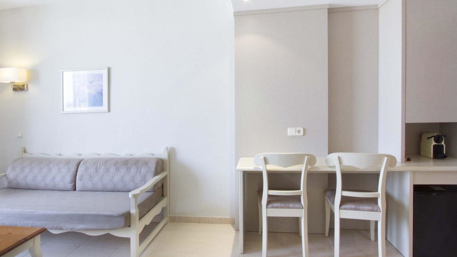 rooms-family-superior-room-balcony-or-terrace