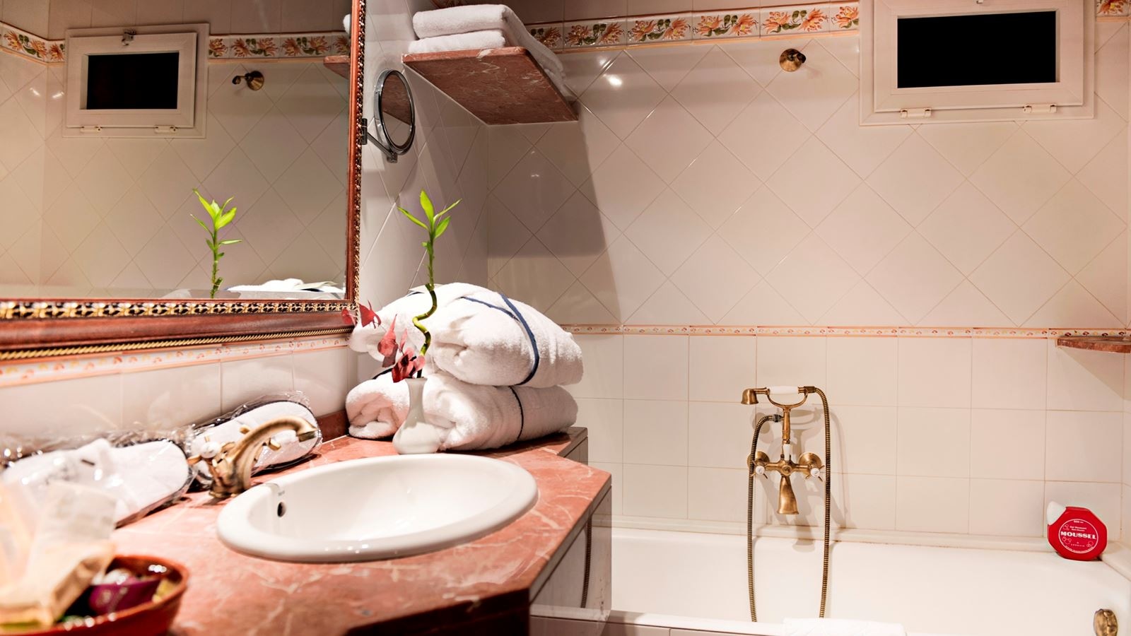 rooms-lateral-sea-view-room