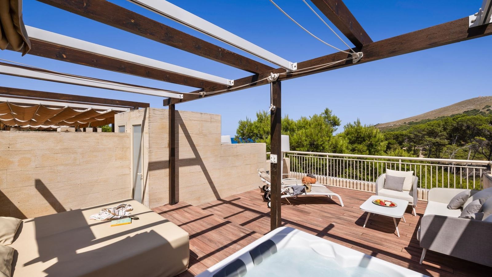 rooms-junior-suite-royal-terrace-selection-club-with-jacuzzi