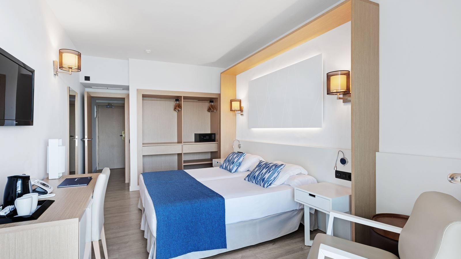 rooms-room-double-seaview-balcony-or-terrace