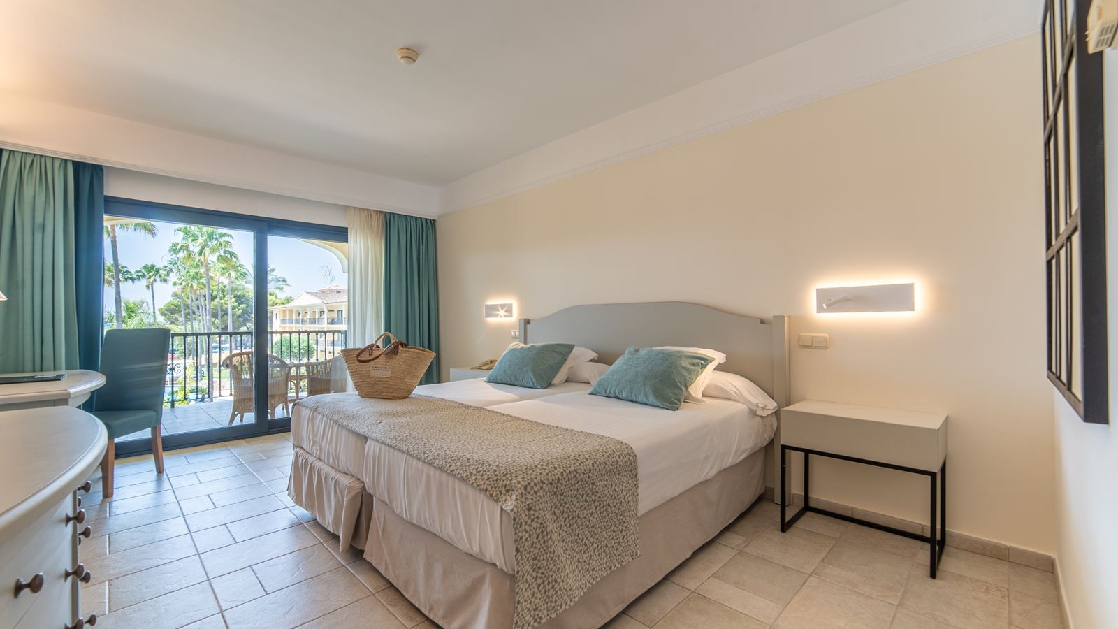 rooms-double-balcony-or-terrace