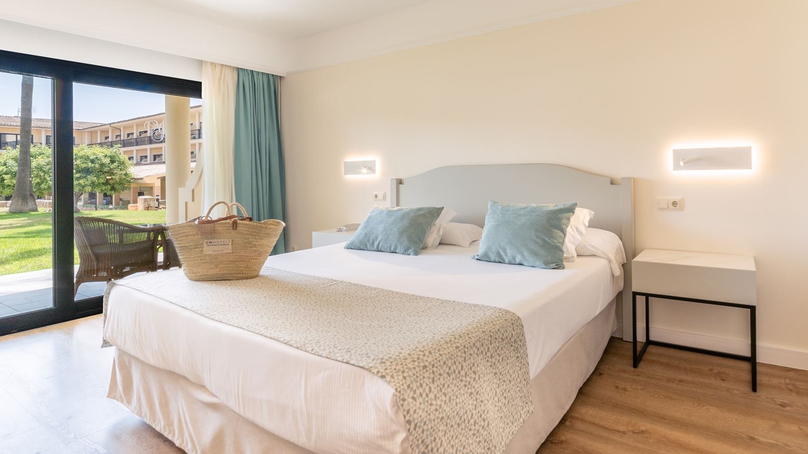 rooms-double-premium-balcony-or-terrace