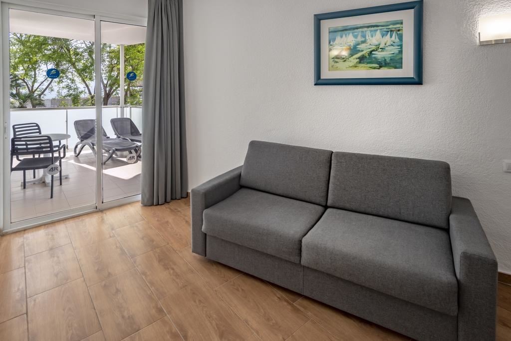 rooms-junior-suite-balcony-or-terrace