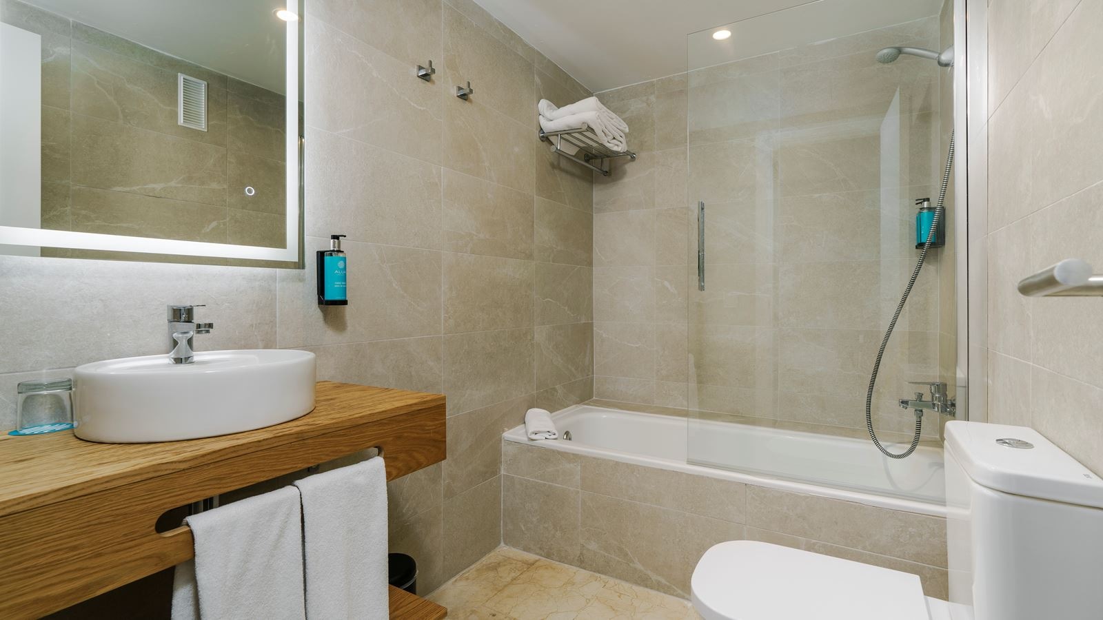 rooms-suite-2-bedrooms-balcony-or-terrace