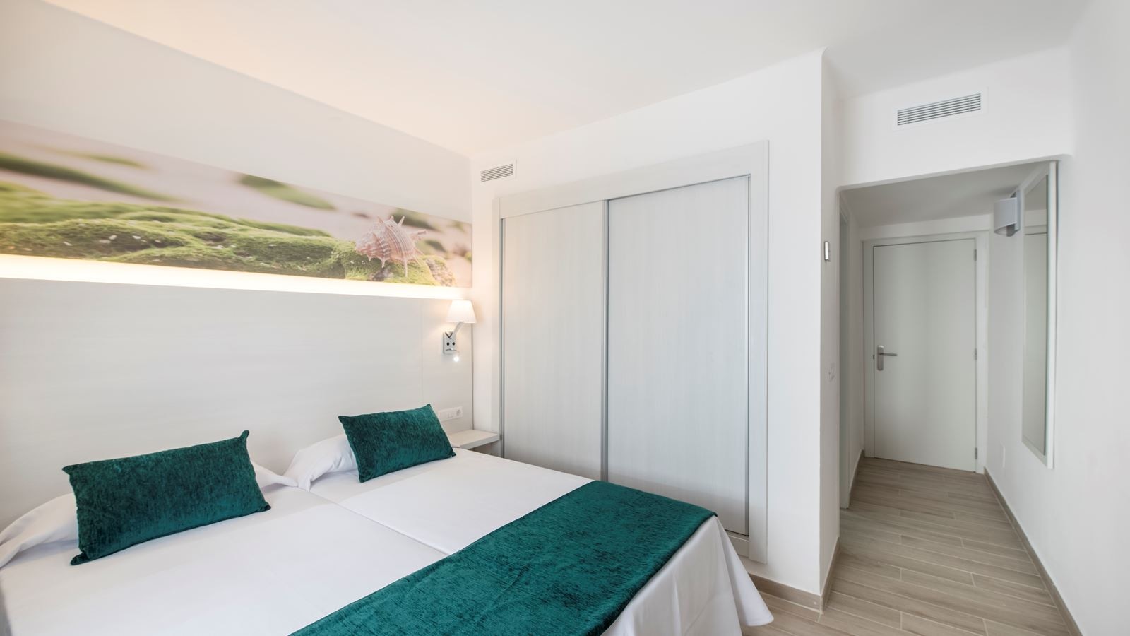 rooms-apartament-superior-2-bedrooms-balcony-or-terrace