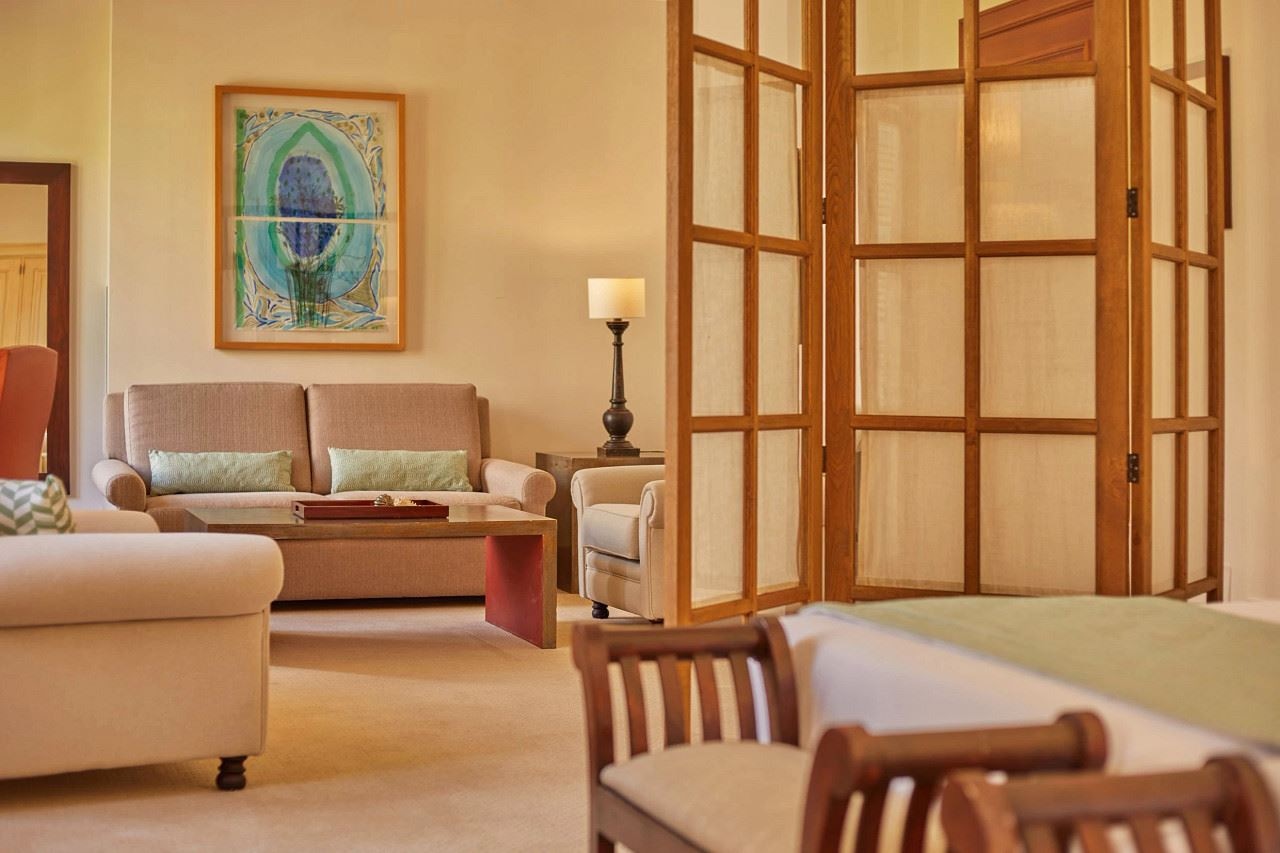 rooms-tramuntana-junior-suite--with-french-balcony