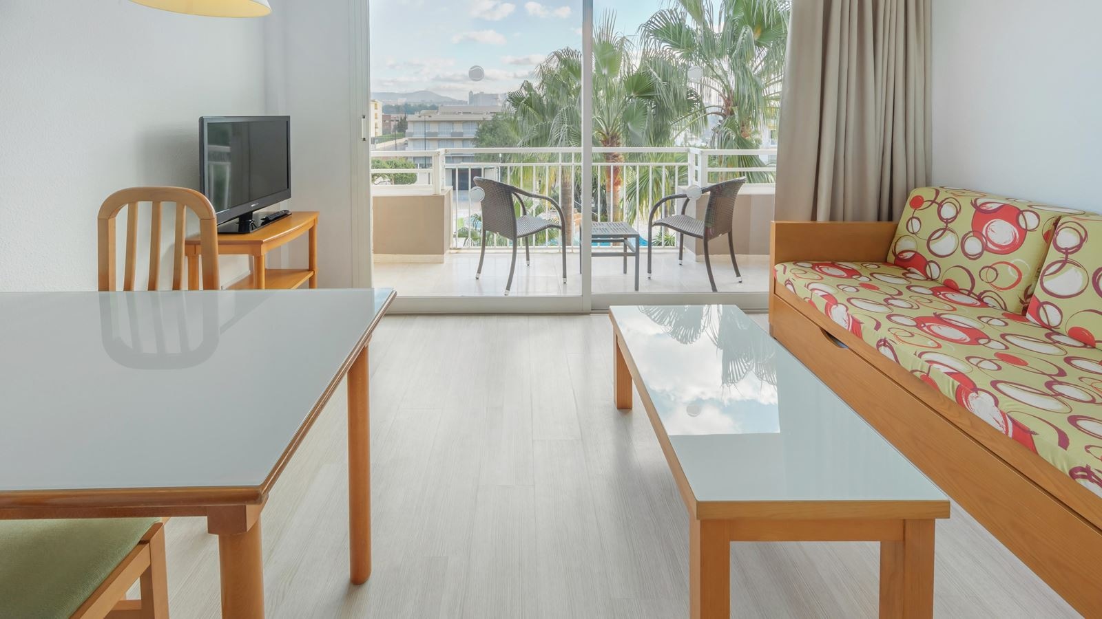 restaurants-restaurant