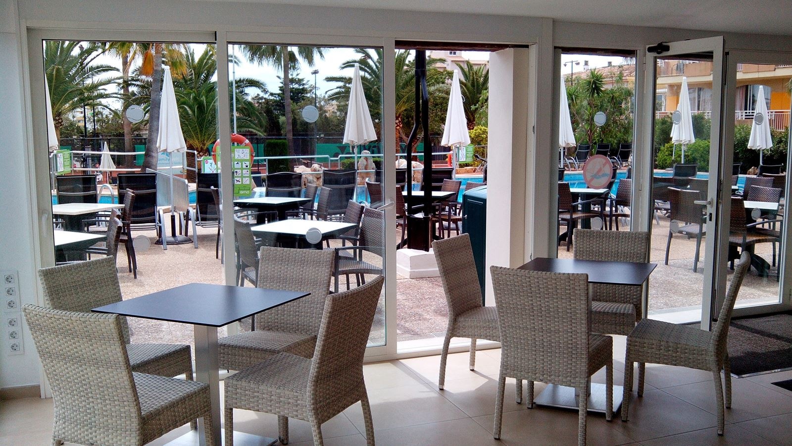 restaurants-restaurant