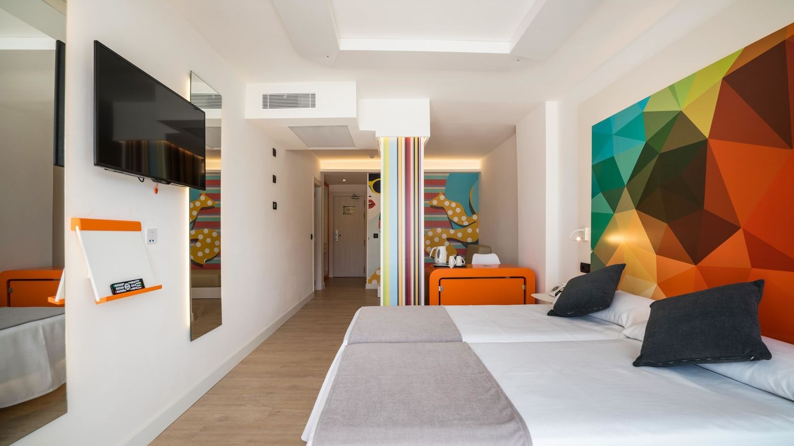 rooms-double-superior-pool-view